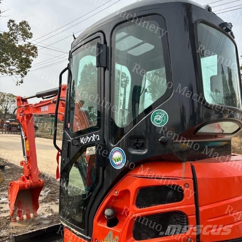 Kubota U 30 小型挖掘机