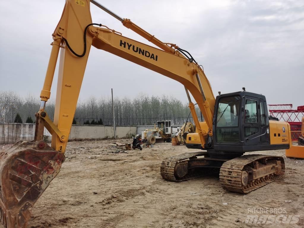 Hyundai R225LC-7 履带挖掘机