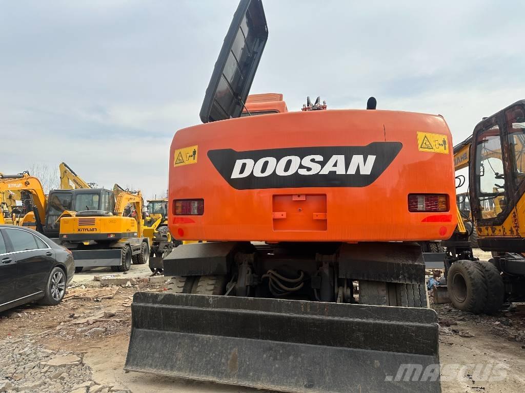 Doosan DX 150W -9 轮式挖掘机