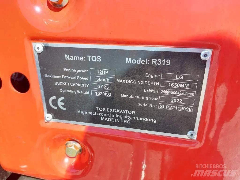 TOS R319 小型挖掘机
