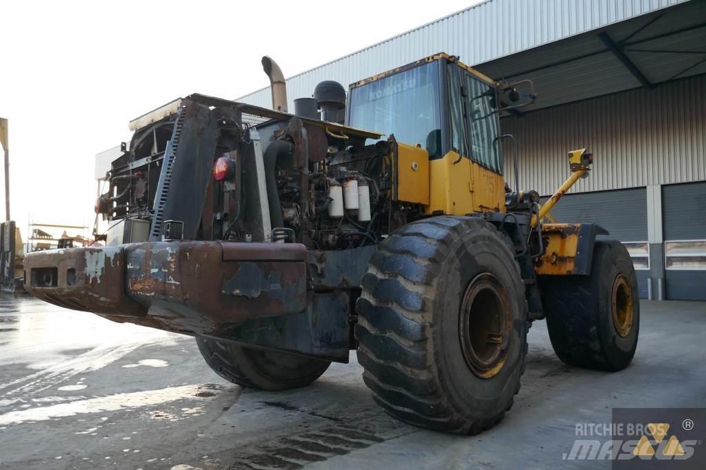 Komatsu WA470-6 轮式装载机