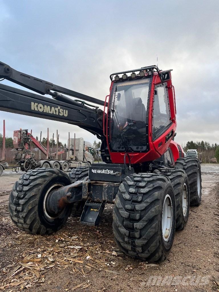 Komatsu 911 收割机