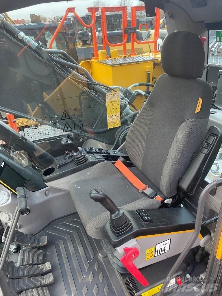 Volvo EC250EL 履带挖掘机