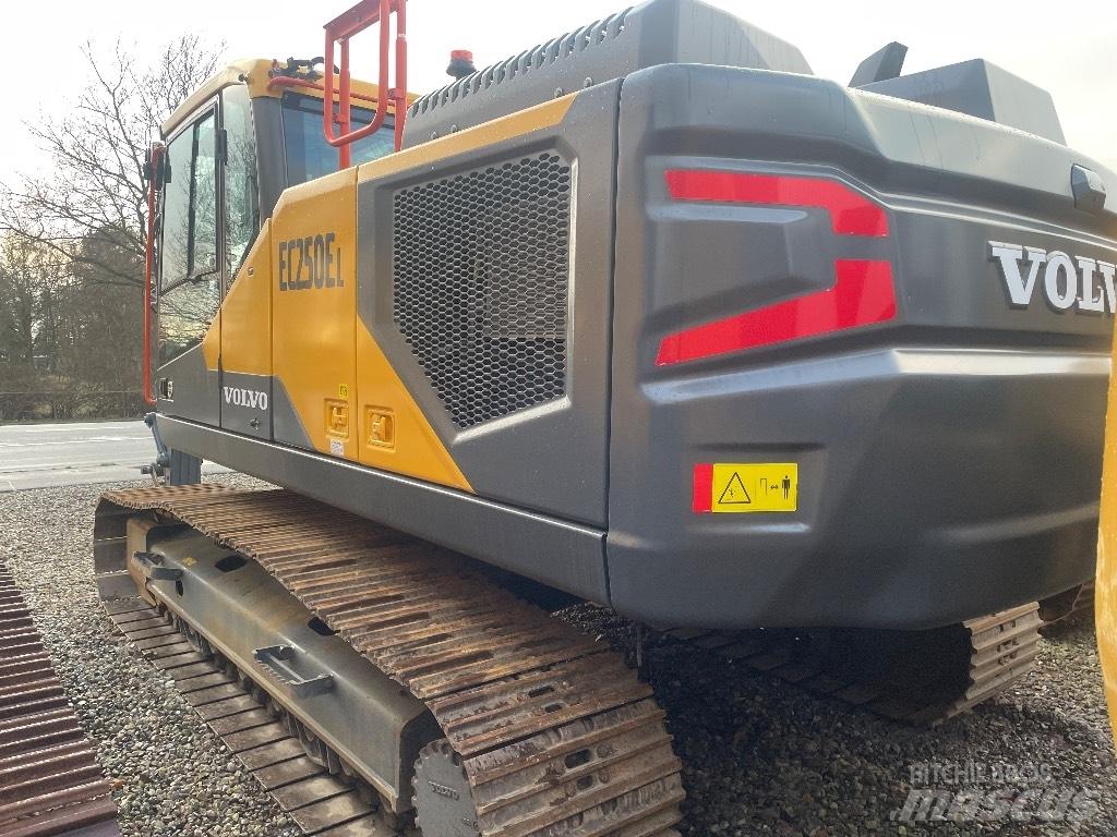 Volvo EC250EL 履带挖掘机