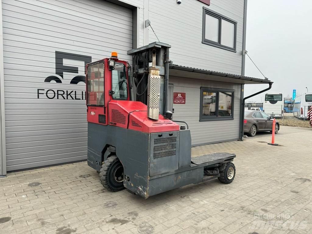 Combilift 4000 侧卸式铲车