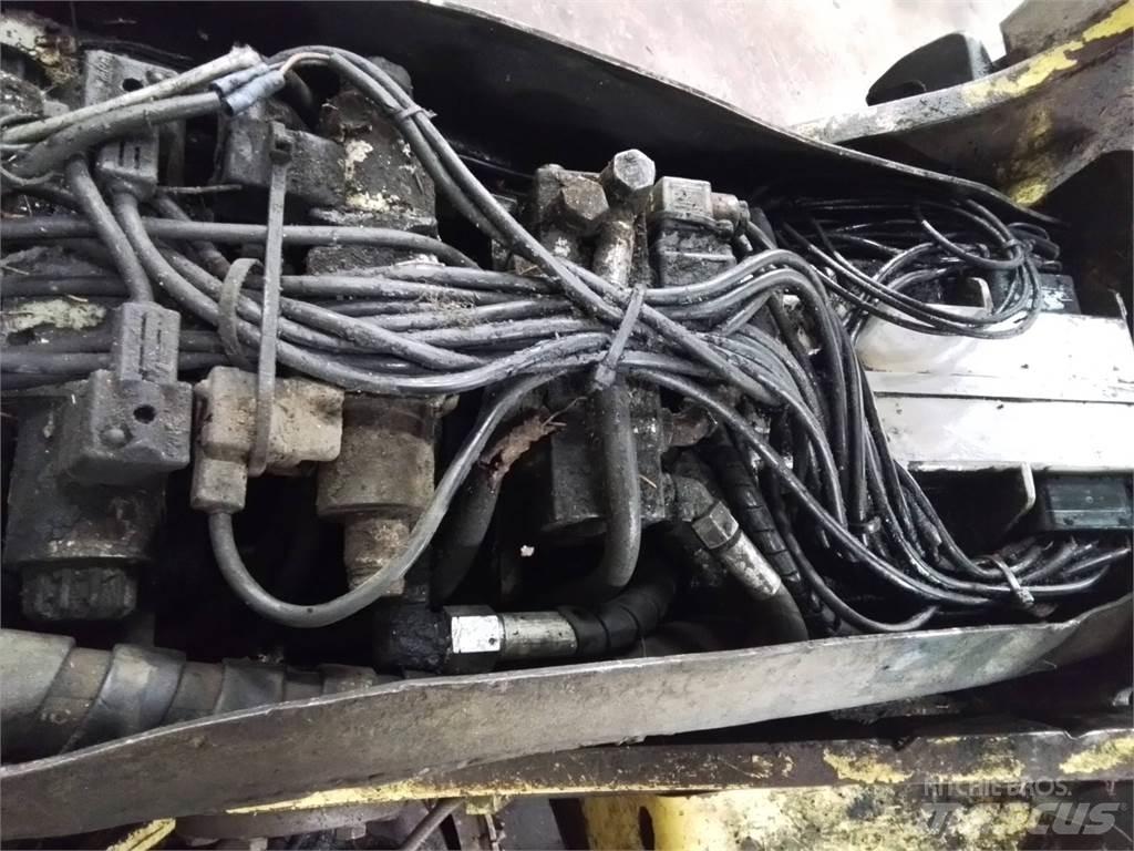 Timberjack H270R 收割机机箱
