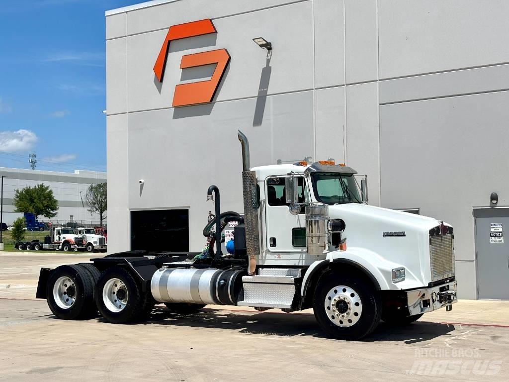 Kenworth T 800 牵引车