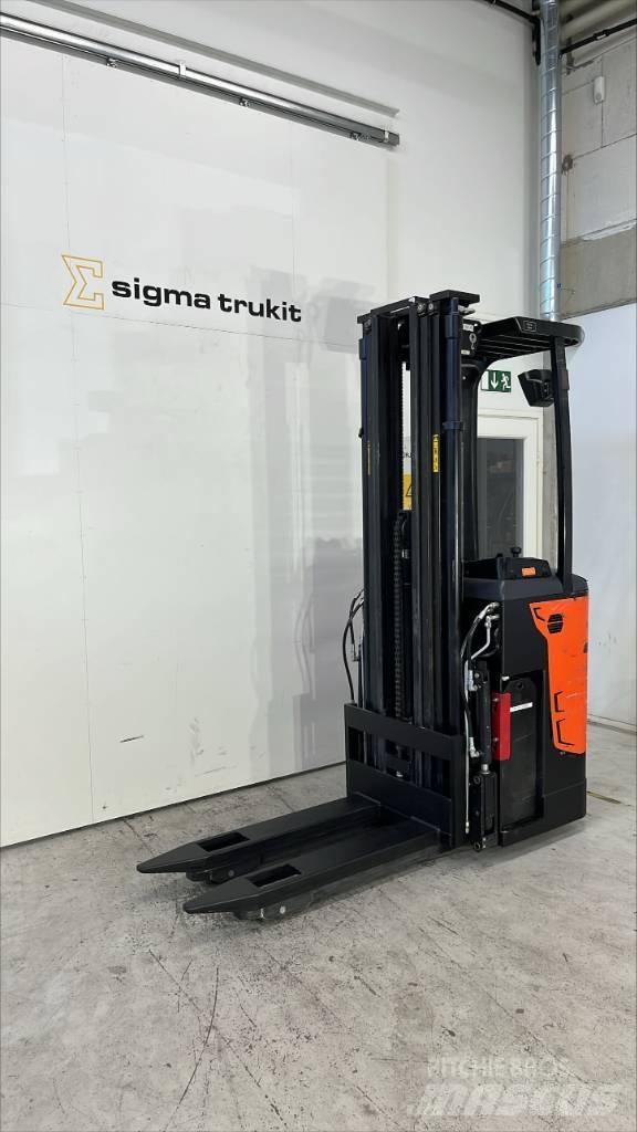 Rocla SST 16 AC 行走式堆垛机