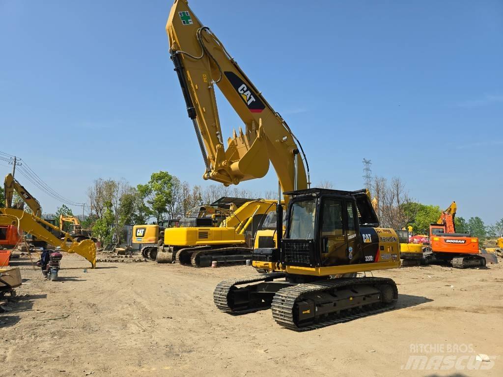 CAT 320D2 履带挖掘机