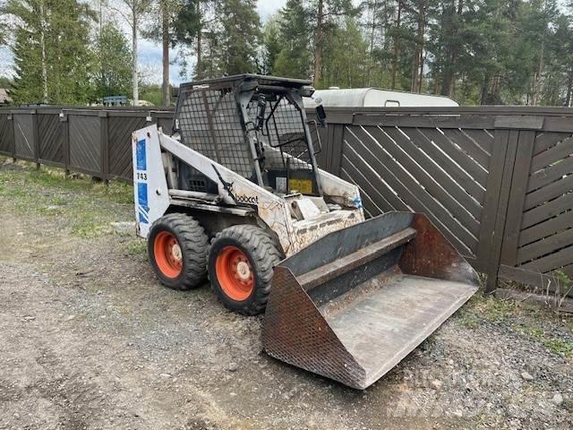 Bobcat 743 滑移装载机