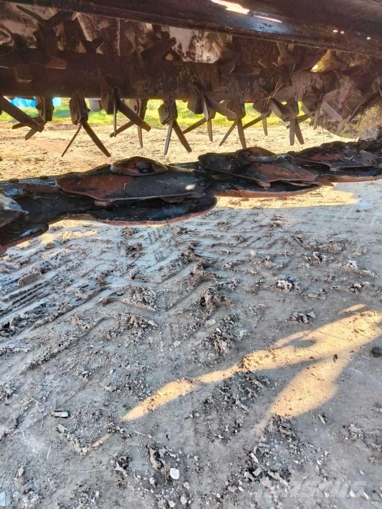 CLAAS DISCO 8200 T 割草调节装置