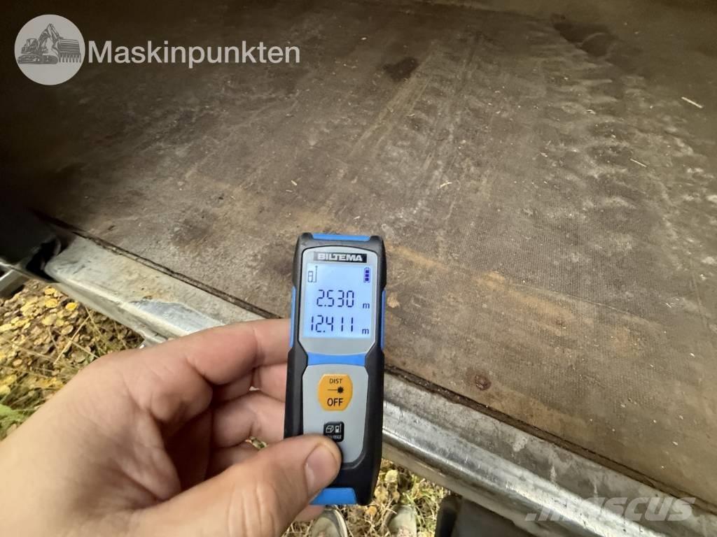 Närko D4HW13L62 厢式拖车