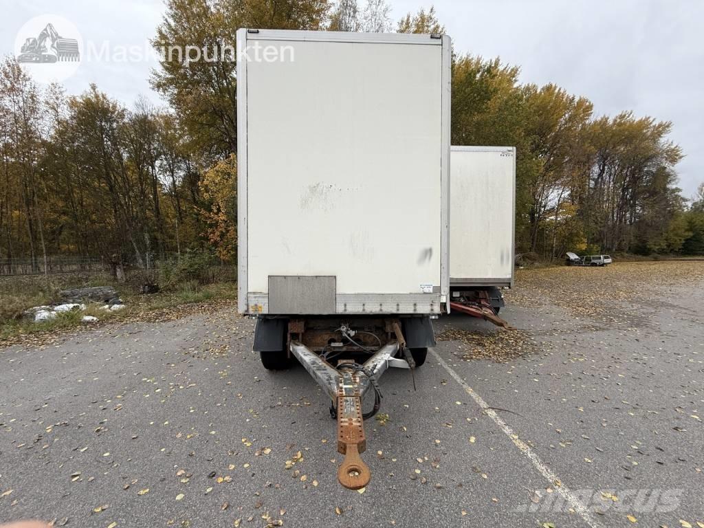 Närko D4HW13L62 厢式拖车