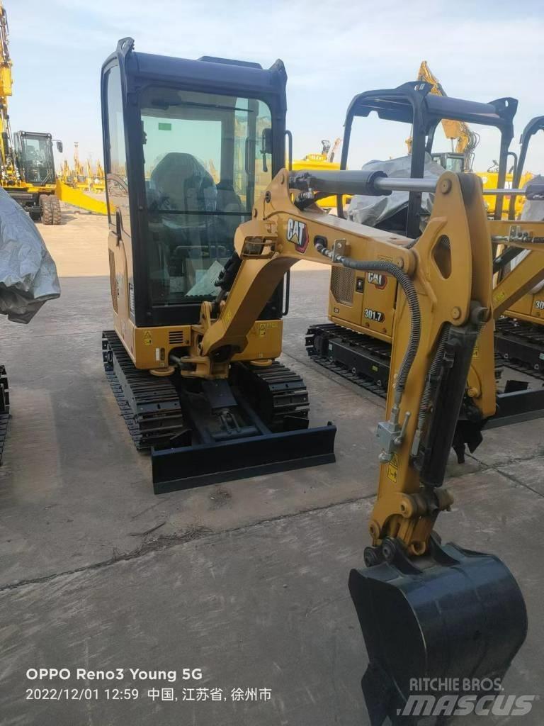 CAT 302 CR 轮式挖掘机