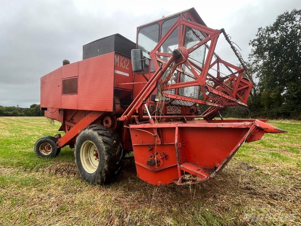  Lavarda M132 联合收割机