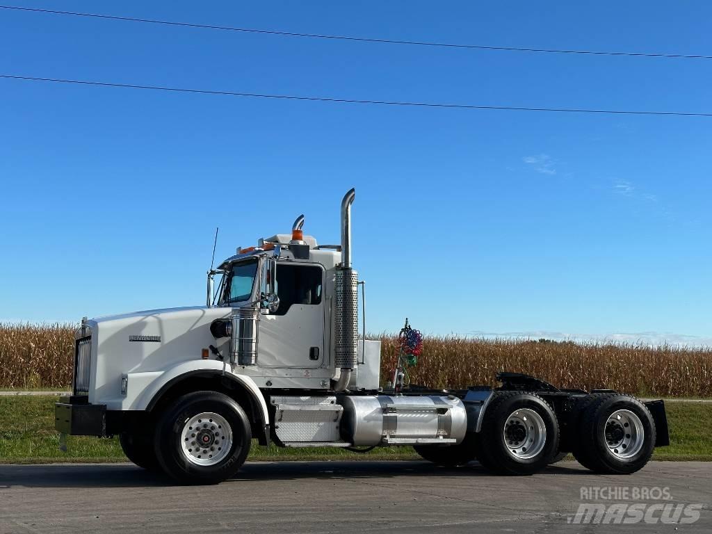 Kenworth T 800 牵引车