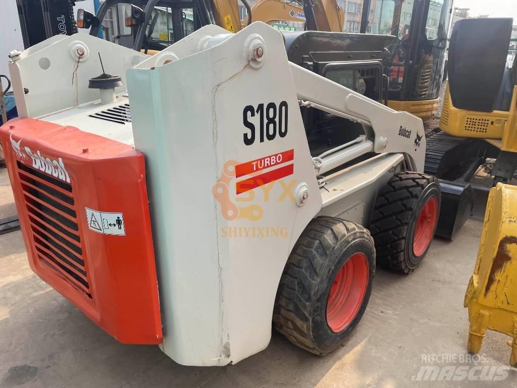 Bobcat S180 滑移装载机