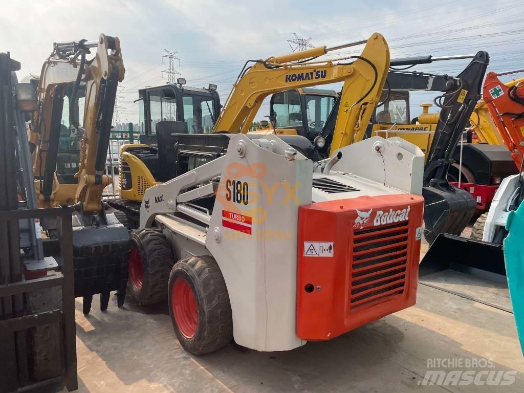 Bobcat S180 滑移装载机