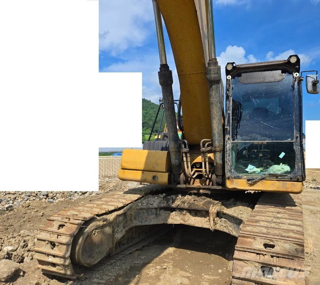 CAT 330 履带挖掘机