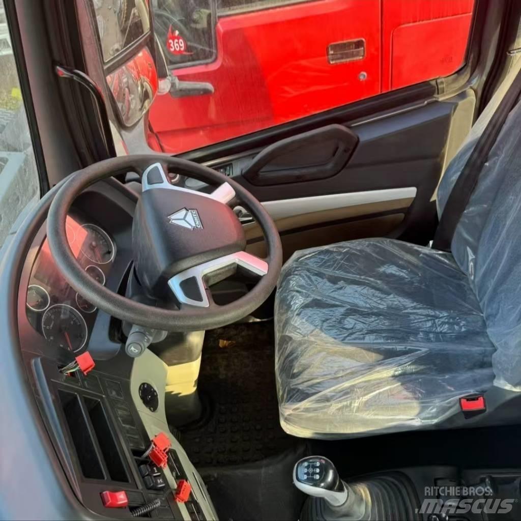 Howo 380 6x4 牵引车