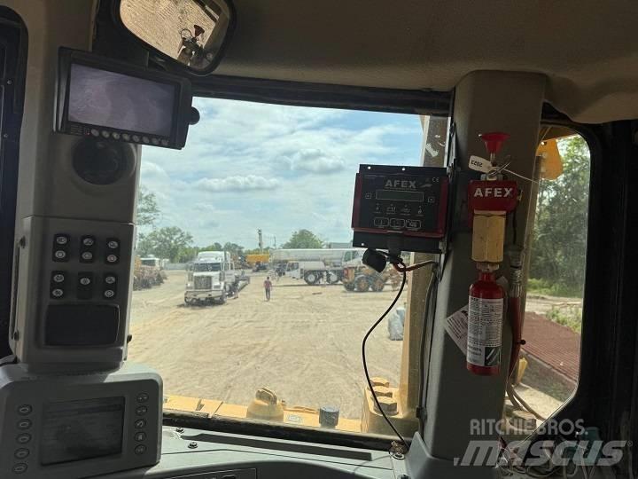 CAT D 8 T WDA 履带式推土机