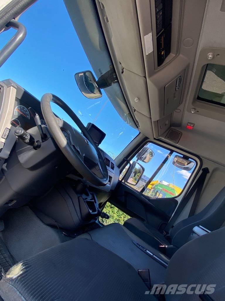 Volvo FL 6 厢式货车
