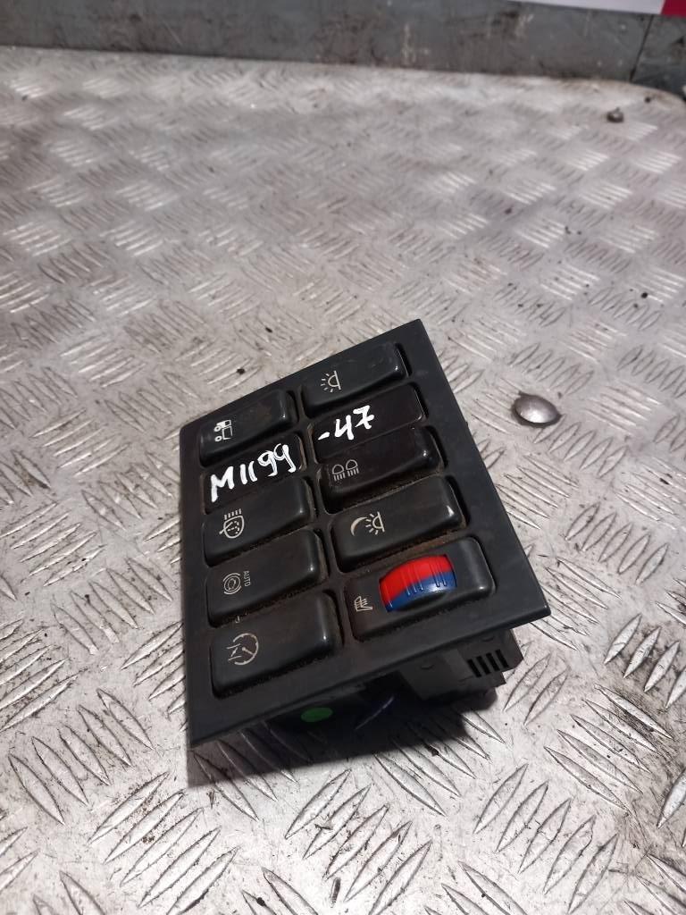 MAN TGM  81617010243 驾驶室与内部