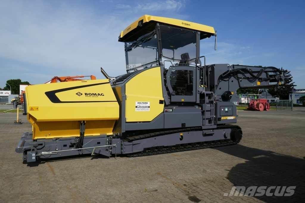 Bomag BMF 2500 M 给料机