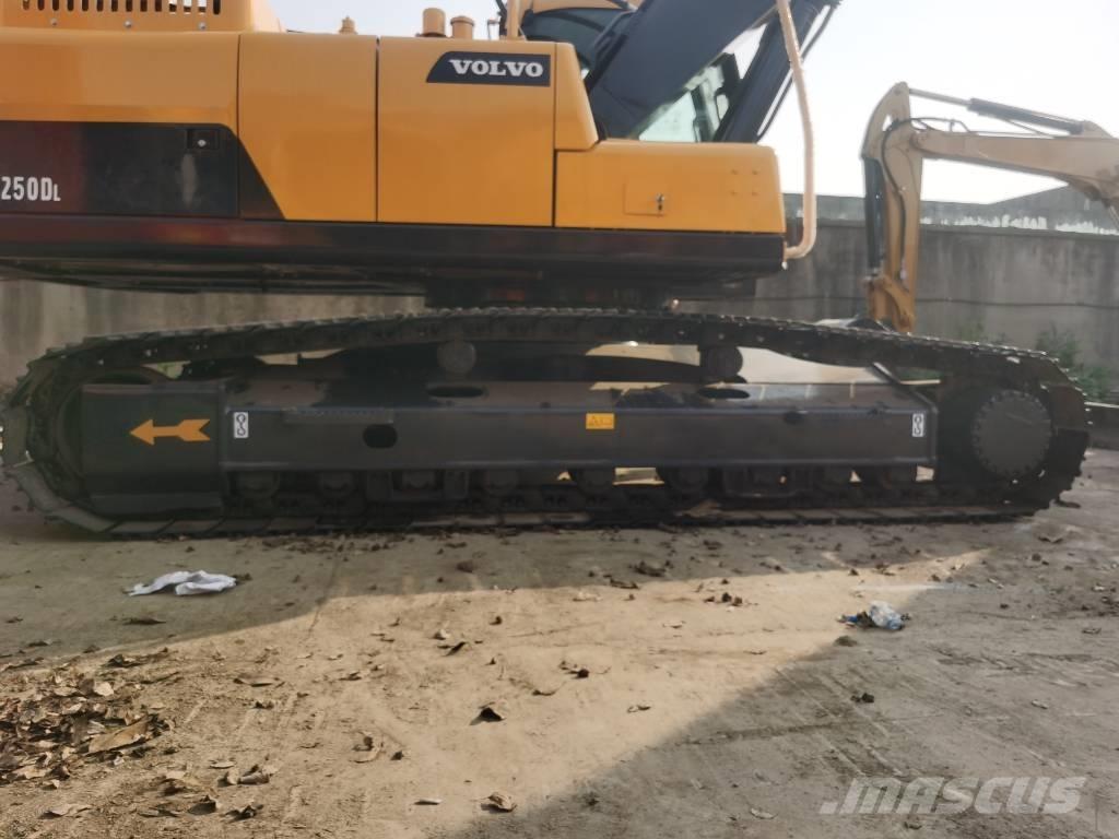 Volvo EC 250 D L 履带挖掘机
