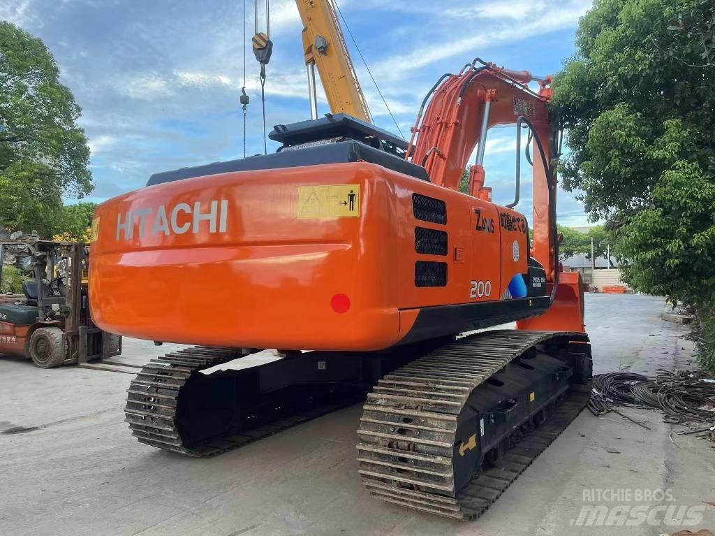 Hitachi ZX 200 履带挖掘机