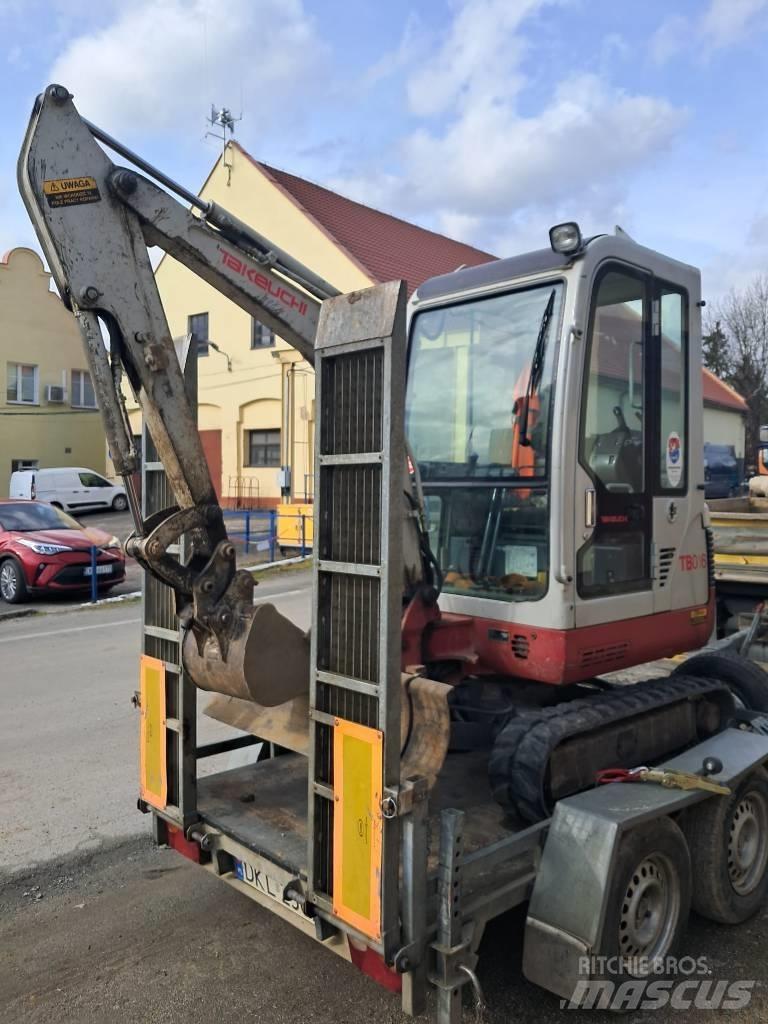 Takeuchi TB016 小型挖掘机