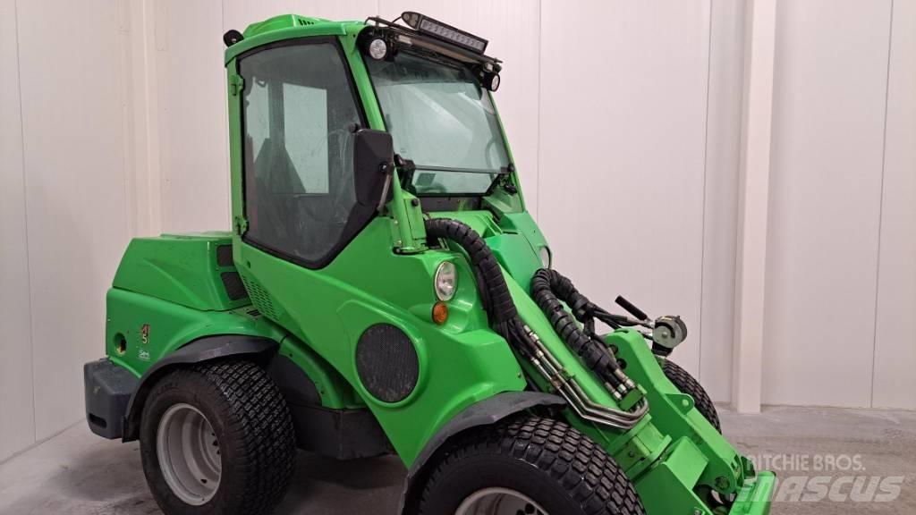 Avant 750 滑移装载机