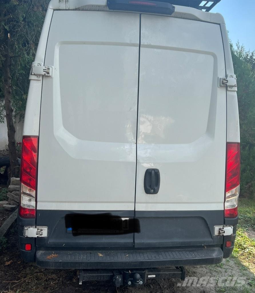 Iveco Daily 35S15 大型面包车