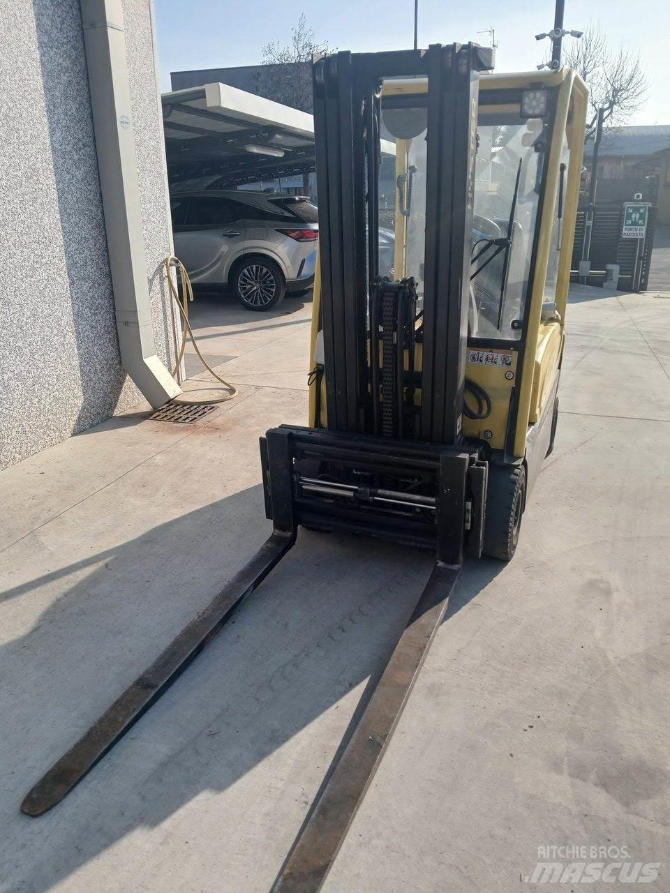 Hyster J1.6XNMWB 电动叉车