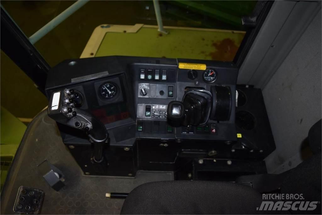 CLAAS Jaguar 820 自走式青贮饲料收割机