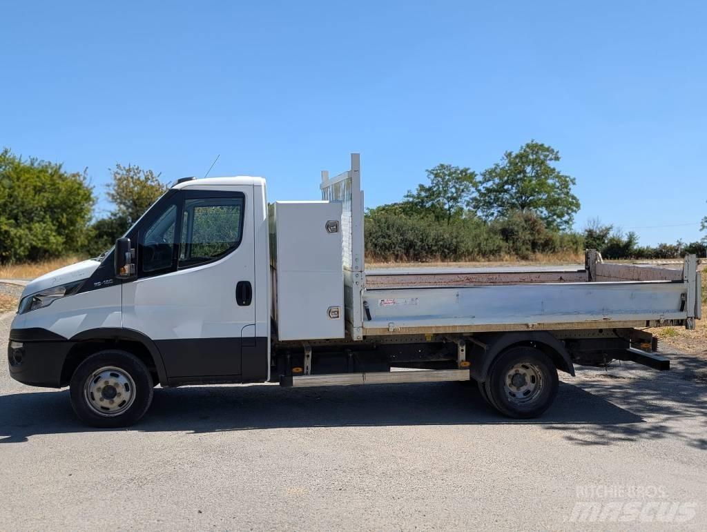 Iveco 35-12 皮卡车