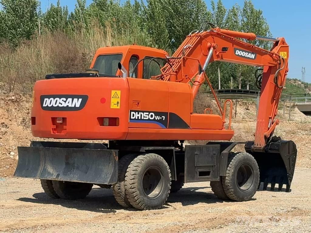 Doosan DH150 W-7 轮式挖掘机