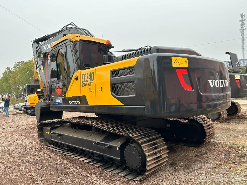 Volvo EC 240 履带挖掘机