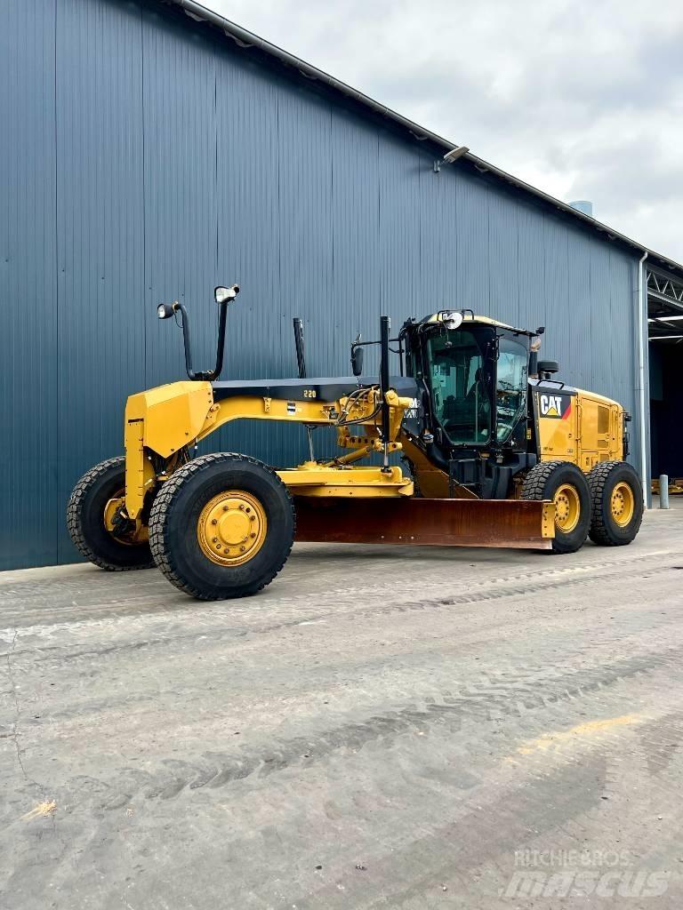 CAT 140M2 AWD 平地机/推土机
