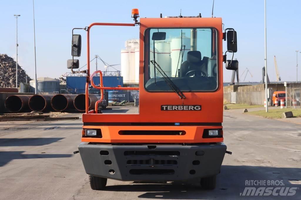 Terberg YT182 码头牵引车