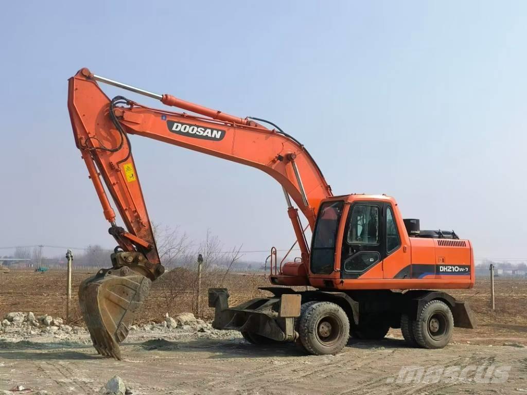 Doosan DH210W-7 轮式挖掘机