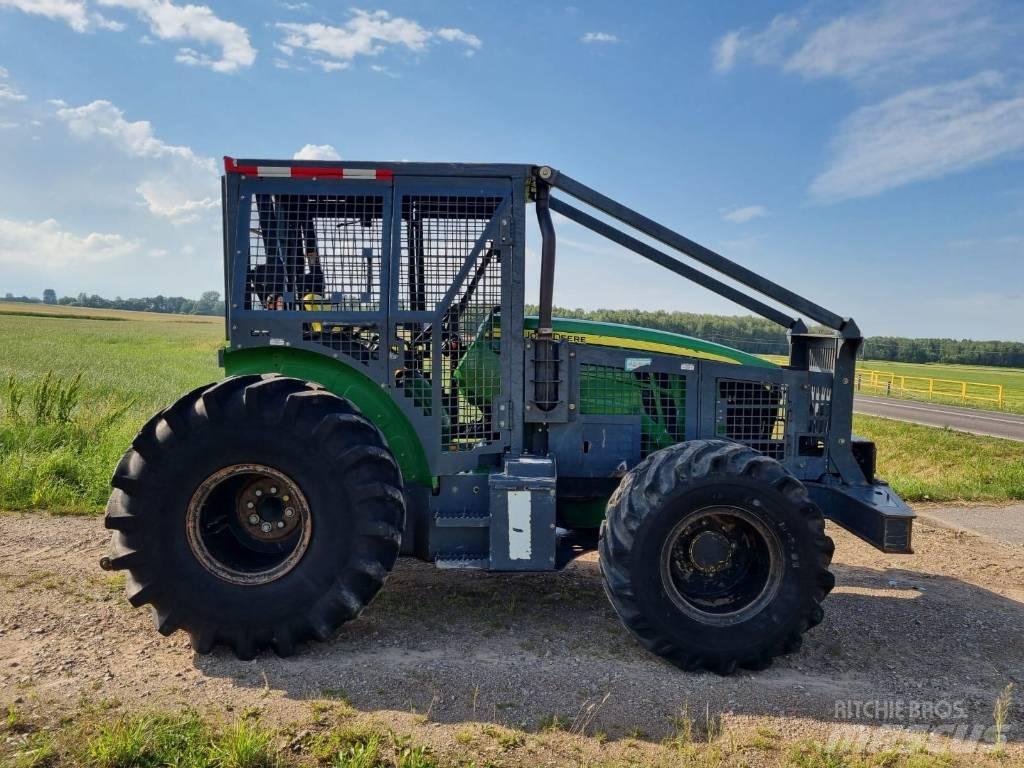 John Deere 5100 M 林业拖拉机