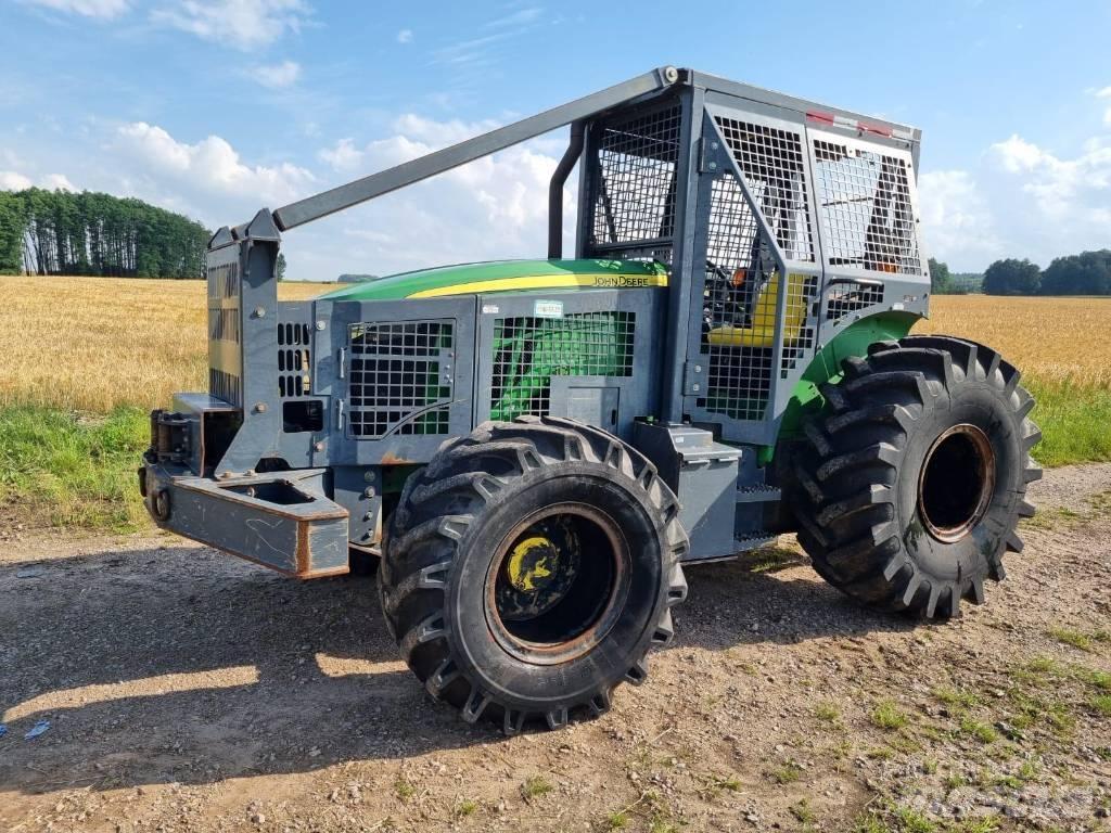 John Deere 5100 M 林业拖拉机