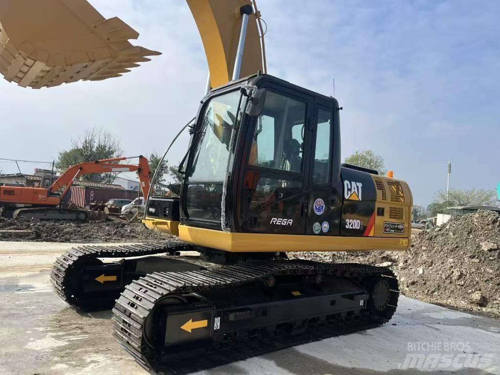 CAT 320 D 履带挖掘机