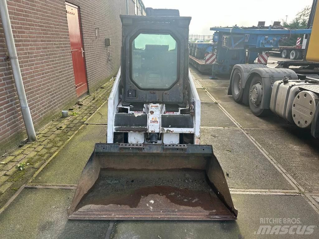 Bobcat 553 滑移装载机