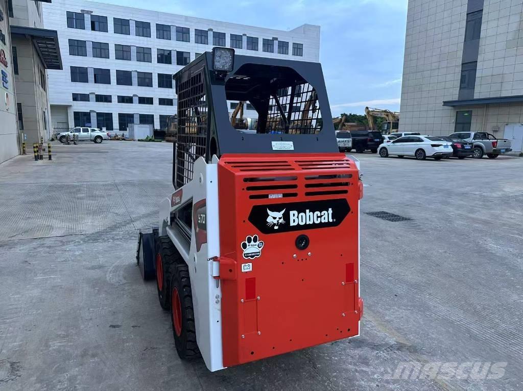 Bobcat S70 滑移装载机