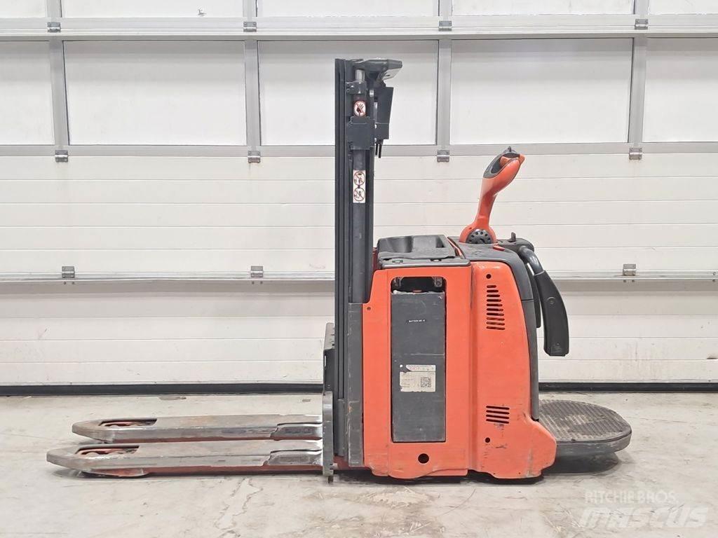 Linde D12 AP 手推堆垛车