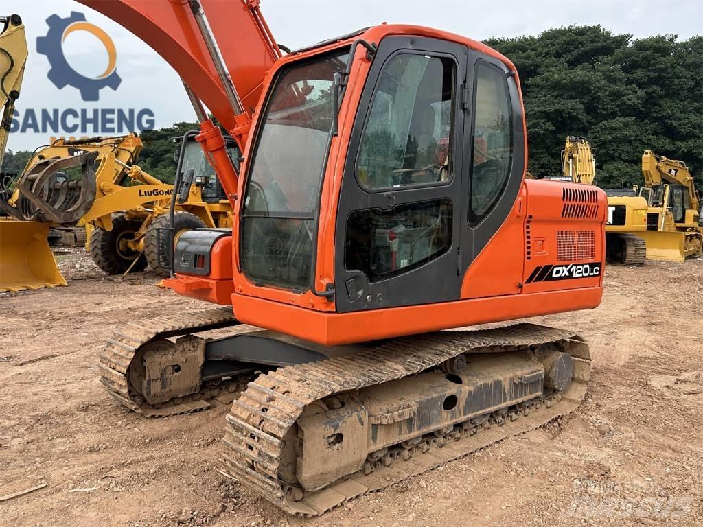 Doosan DX 120 中型挖掘机