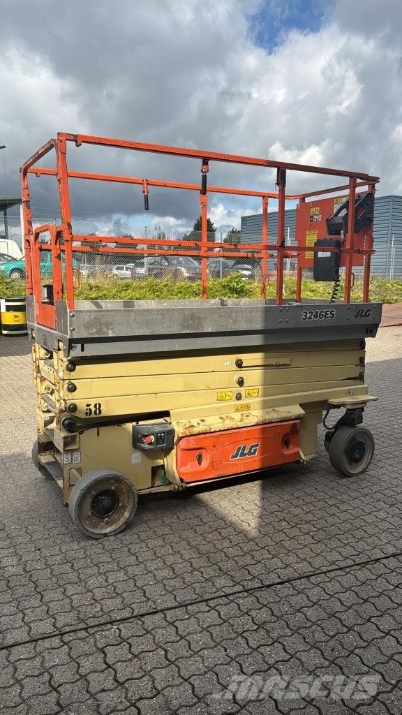 JLG 3246 ES 剪叉式升降机