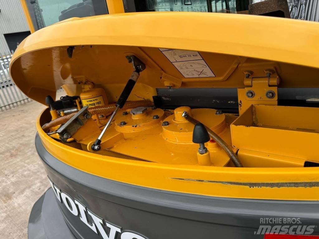 Volvo ECR 88 中型挖掘机